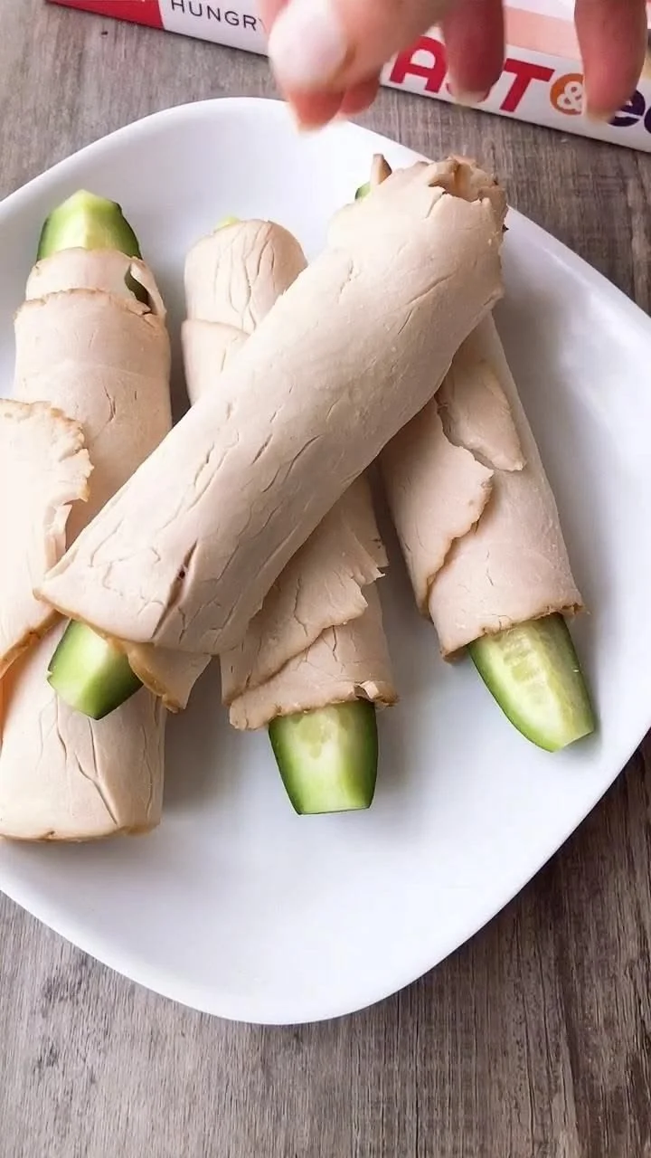 Delicious turkey rollups with protein-rich ingredients for a healthy snack