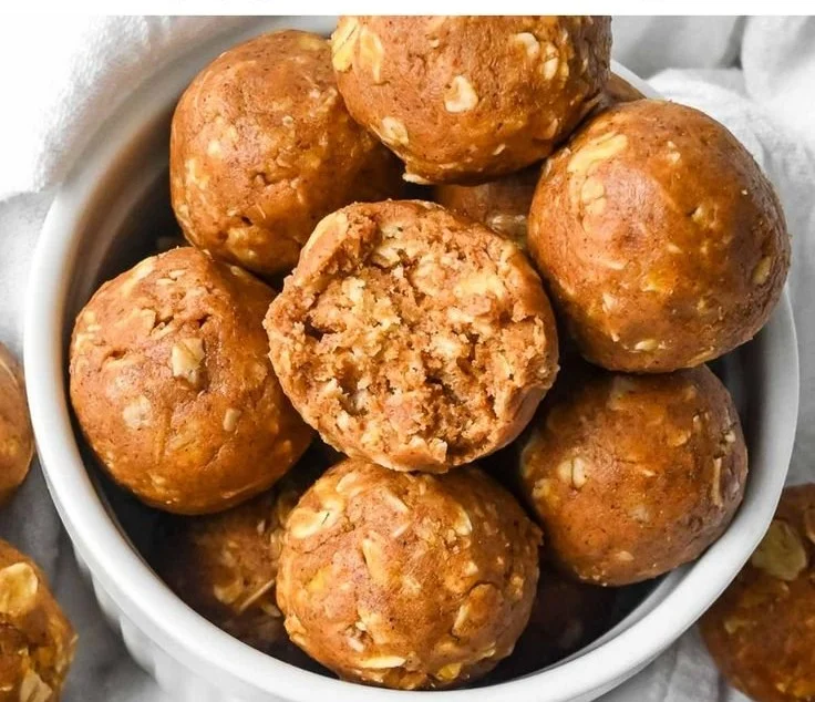 No bake pumpkin protein balls recipe with nutritious ingredients.