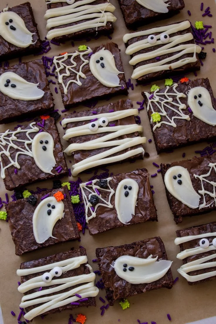 Easy Halloween brownies decorated with spooky themes for Halloween baking.