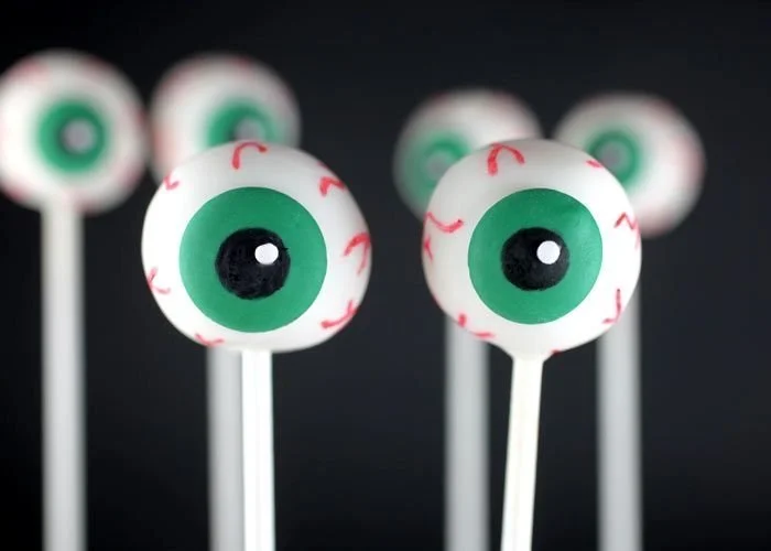Spooky eye ball cake pops decorated for Halloween parties