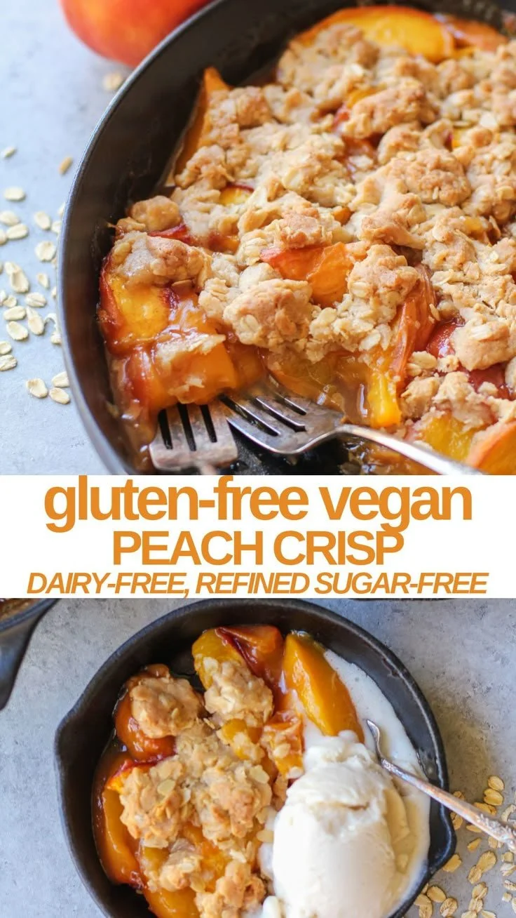 Bowl of gluten-free and vegan Peach Crisp topped with fresh peaches and oats.