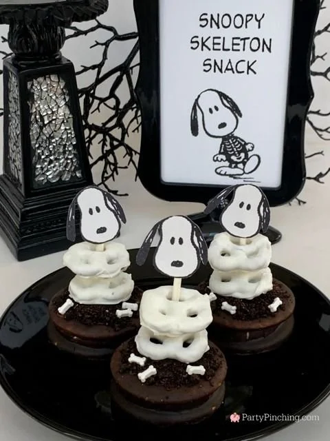 Snoopy Skeleton Halloween snack decoration idea